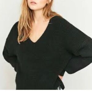 EUC URBAN OUTFITTERS OVERSIZED SWEATER, size small